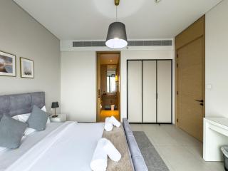 SettlerHomes - Chic Jumeirah Gate with Beach Access - 1