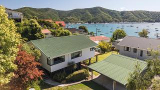Finlay Waterfront - Waikawa Holiday Home - 9