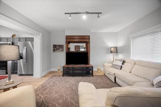 Classic Pittsburgh 4 Square - Easy Access to Town and Airport - 3