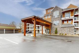 Riverfront Retreat - Seaside - 7