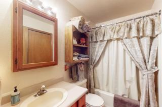 2BR Mountain Cabin with scenic Views and wood stove - 8