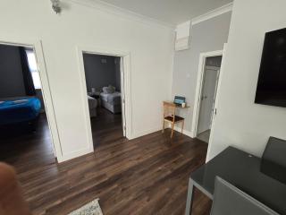 2 Bed Town Centre Nr Theatre Free Park Wi-Fi & garden - 9