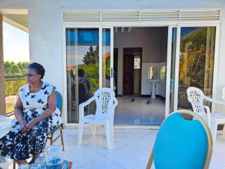 HILLS APARTMENTS - Kampala - 7