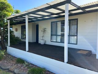The Little Beach Retreat - Relaxing family sized home one street from the sea! - Port Willunga - 9