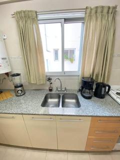 Amplio departamento con 1 dormitorio excelente ubicación - La Plata - 8