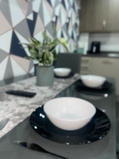 Birmingham city centre- Long stay, homey 2 bed apartment- contractors, working professionals, families & relocators - Birmingham - 3