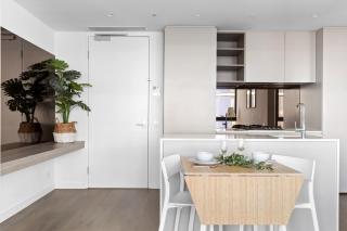 A Cozy & Comfy 2BR Apt Up in the Clouds Near CBD - Melbourne - 4