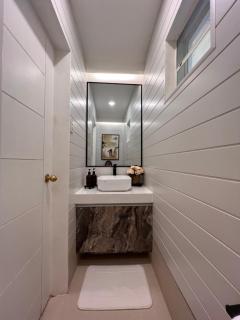 Bonel Townhouse Tagaytay - Alfonso - 1