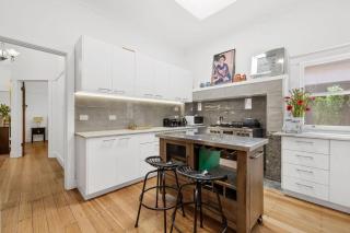 Two bedroom house with great outdoor area - Melbourne - 3