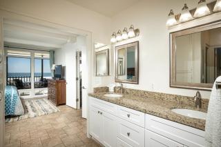 Beachfront Retreat - Oceanside - 3