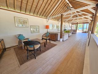 Villa Aurora: 4 BR, Front Beach - Gili Meno - 5