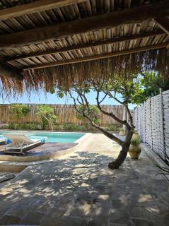 Villa Aurora: 4 BR, Front Beach - Gili Meno - 9