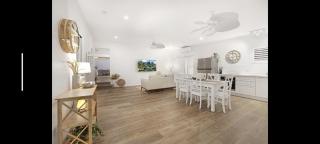 OceanMist Holiday Home - beachfront property! - Burnett Heads - 2