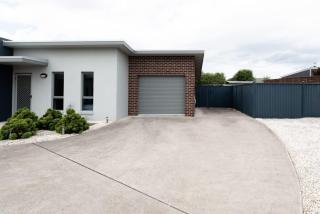 Comfortable Home 10 Minutes from Town - Wifi and Garage - Newnham - 5
