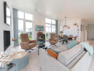 Detached House on Lake in Zeeland Holiday Park - Wemeldinge - 5