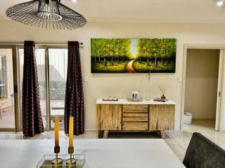 Morden Elegant 4 Bedroom House - Broadview - 0