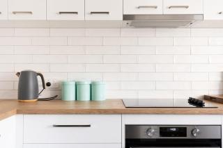 CBD Apartment by the Park: WiFi & Parking - 2
