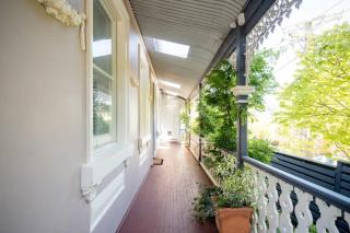 Charming On Charles - Launceston - 3