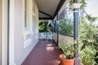 Charming On Charles - Launceston - 4