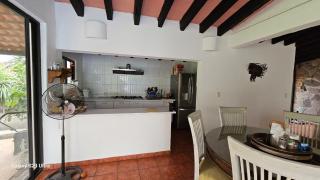 Casa de 1 nivel con alberca en fraccionamiento las Fincas. - Jiutepec - 2