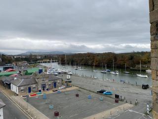 Johaan - Caernarfon - 1
