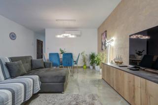 Charming 2 bedroom sleeps 6 close to sea in Sliema - Sliema - 1