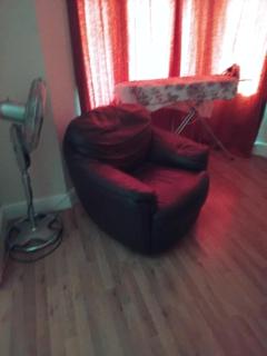 Furnished Room in a house near train station,bus stop and town center - 1