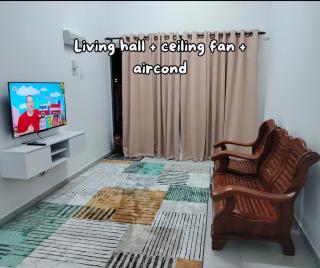 Umar's Lodge - - 5