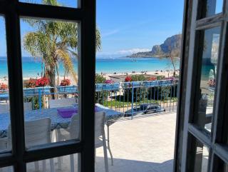 A Casa Di Vale, Relax In Front of Mondello Beach - Palerme - 0