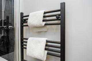 Cormorant PLACE LUXURY PAD - 9