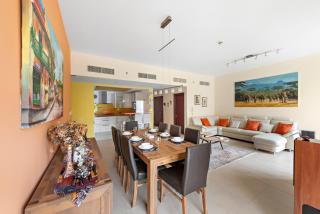 Spacious 2 BR in Prime Location - Dubai - 9