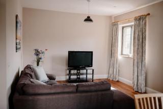 Manor Estate - Two Accommodation Wings - Sleeps 14 - 6