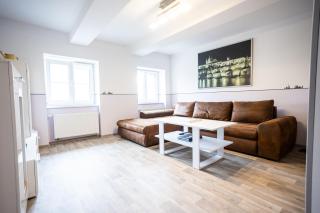 Spacious Apartment 20 Min from National Theatre - Praga - 0