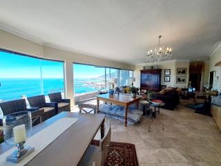 Stylish Penthouse with 180 degree Ocean Views! - Cape Town - 4