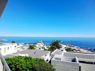 Stylish Penthouse with 180 degree Ocean Views! - Cape Town - 2
