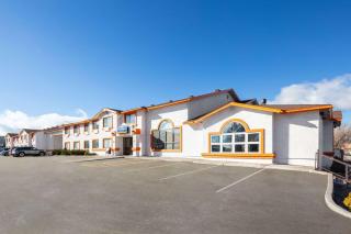 Howard Johnson by Wyndham Williams - Williams - 0