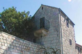Mittelalterliches Steinhaus, das ursprünglich zu Verteidigungszwecken errichtet wurde, mit insgesamt vier Schlafzimmern - 6