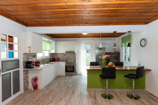 Mina's Art Loft with panoramic views - Fiolítis - 3