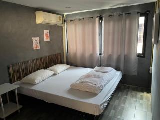 Brio Cafe and Hostel - Godown - 9