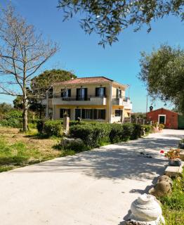Mina's Art Loft with panoramic views - Fiolítis - 9