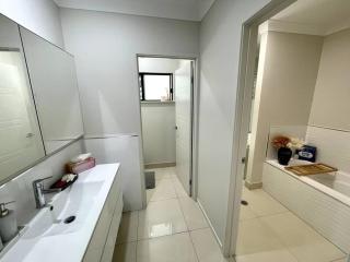Trinity Beach Haven - Luxury 4 bedroom home, Steps to the Beach, Surrounded by Mountains - Trinity Beach - 5