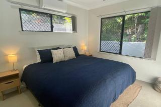Trinity Beach Haven - Luxury 4 bedroom home, Steps to the Beach, Surrounded by Mountains - Trinity Beach - 8