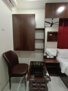 Hotel Royal Grand - Near Mumbai International Airport - Mumbai - 9