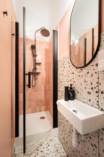 Spacious & Modern 6 Bedroom Apartment - Around The Main Market Square - by Upstairs - Krakow - 1