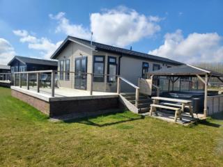 Remarkable 2-Bed Luxury Lodge in Routh with hottub - Routh - 6