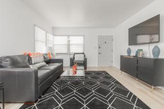 Cool and Cozy Pad Close to Everything - Los Angeles - 9