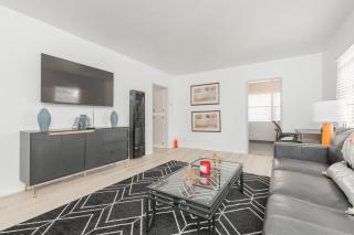 Cool and Cozy Pad Close to Everything - Los Angeles - 8