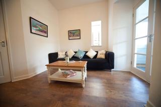 Pembrokeshire Apartment - Goodwick - 9