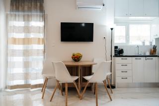 Cozy Apartment 50m from the sea - Loutraki - 4