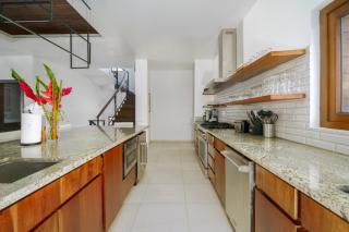 NEW Oceanfront 5 Bedroom Private Island Villa - Placencia - 3